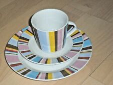 Modernes Kaffeegedeck Tasse +