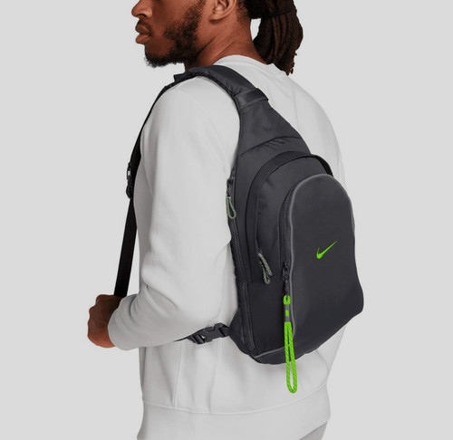 Nike sportswear essentials - sportswear,