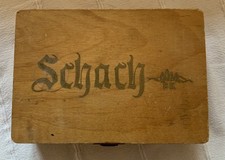 Schach, Alte Schachfiguren in