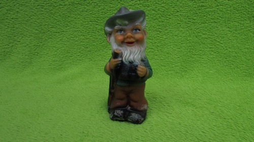 Alter gartenzwerg gummifigur - gartenzwerg,