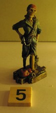 Skelett / Pirat / Freibeuter aus Kunststein Form 5