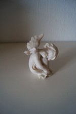 Dekofigur - Engel sitzend - Farbe weiß - ca. 7 cm hoch - gebraucht
