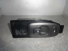 Volvo V70 Kombi 2,4D Fensterheberschalter vorne rechts LK 30739981