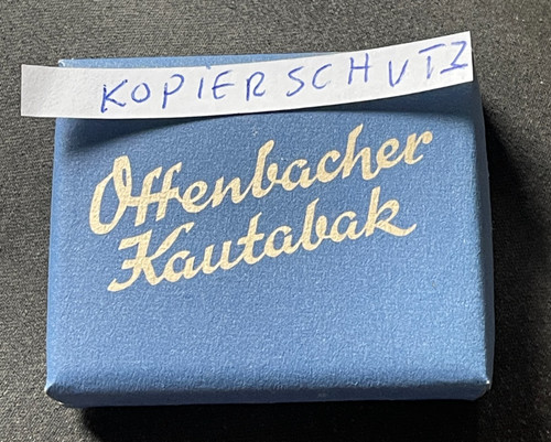 Leere tabakdose aus pappe - leere,