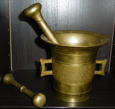 alter Mörser Apotheke-massiv