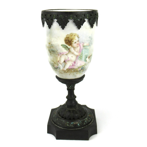 Antiker pokal aus - aus, porzellan