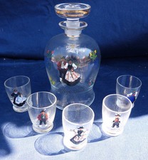 8752. Kleine Karaffe mit 5 Gläsern  -  Tirol  -  Trachten Motive