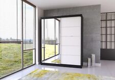 Schwebetürenschrank mit