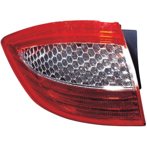 Rückleuchte links aussen für