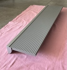 Freihängendes Wandregal / Bücherregal * 100 x 20 cm * grau silber * wie neu