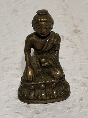 Buddha figur aus bronze - figur,