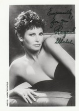 Signed Autogramm von Raquel Welch auf original Foto mit Widmung Handsigniert