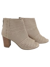 Carmela Damen Stiefelette 39 Beige Modern Lochmuster Nieten Peep-Toe Sommer