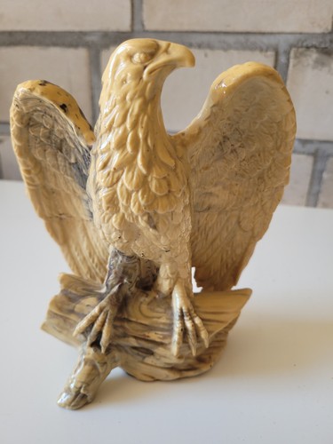 Adler figur auf sockel - adler,