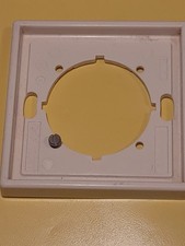 RAHMEN 981-302 für STECKDOSENEINSATZ Jung Steckdose  LS creme Schuko Steckdose