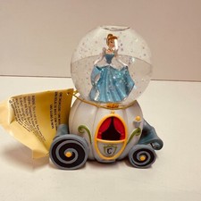 Disney Figur Cinderella Schneekugel - Cinderella on Coach - NEUwertig   #1484