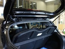 Kofferraumzurre Hutablage