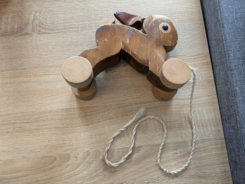 Altes kinderspielzeug hase mit - altes,