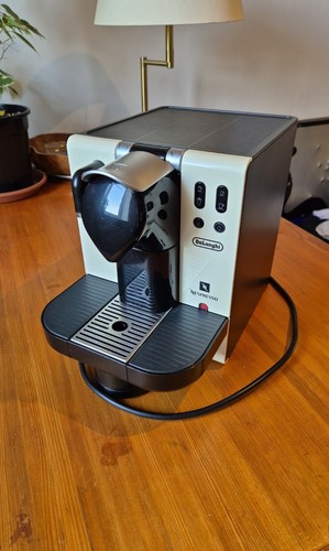 Delonghi nespresso latissima - delonghi,