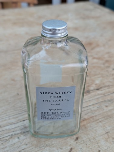Leerer nikka whisky aus dem - 1x,