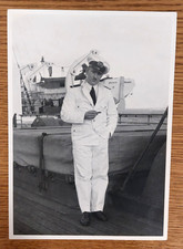 Altes Foto Marinesoldat vor der "TS Bremen" - Norddeutscher Lloyd um 1960