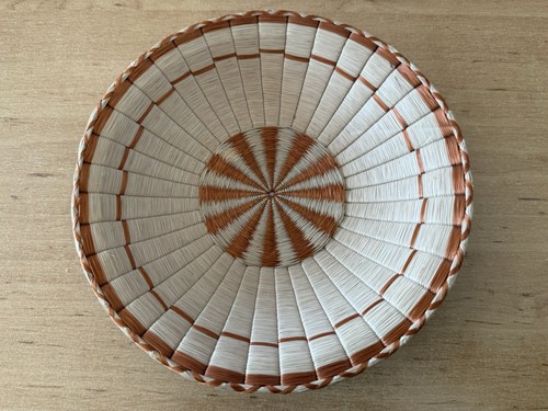 Schöne vintage bastschale - schöne,