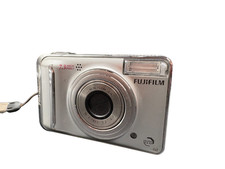 Fujifilm FinePix A700 Digitalkamera 7,3 MP Super CCD Sensor 3x opt. Zoom Top!
