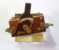 Vintage - alter Kippschalter mit Bakelitknebel, 2xEIN, 10A/250V, ARROW UK