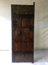 Antike mittelalterliche Tür