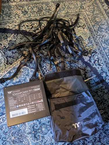Thermaltake toughpower pf1 - thermaltake,