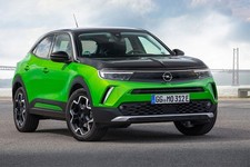 618718 Opel Mokka Green