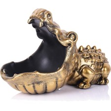 Alligator Statue