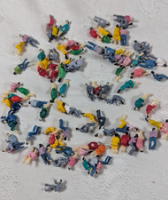 viele Figuren   , Bilder schauen zu viel , für TT oder N