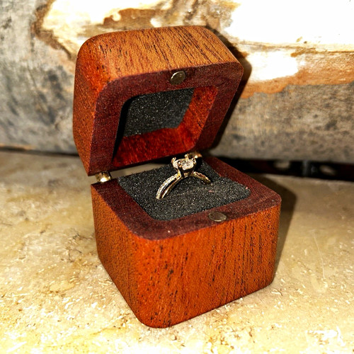 Ringschachtel aus edelholz - ringschachtel,