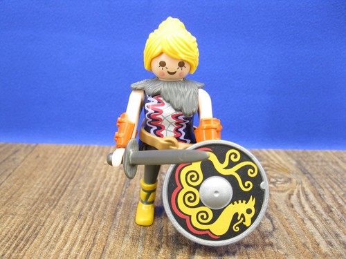Schildmaid mit schild - schildmaid,