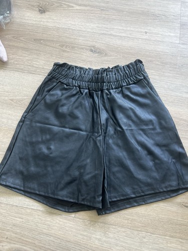 Schwarze leder shorts größe - schwarze, leder-shorts