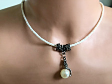 Vintage-Halskette. Mit einer Meerjungfrau. Länge: max. 42 cm. Breite: max. 0,2 c