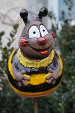 Keramik Gartenkugel Biene