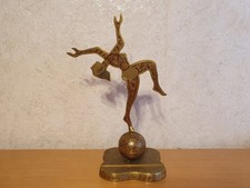 Messing Figur einer Akrobatin