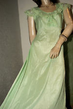 Feenzartes langes NYLON Negligee Nachtkleid hellgrün Volant Spitze Gr. 40