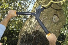 Fiskars PowerStep Astschere Ambos L85 Baumschere Gartenschere Länge: 570 mm