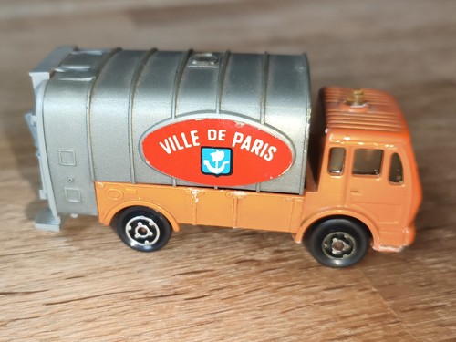 Mercedes refuse truck - mercedes, de