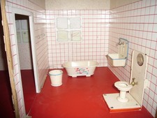 PUPPENHAUS, Badezimmer, Waschbecken, Toilette, alt, BLECH, Metall, Puppenstube