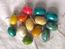 kleine Ostereier zum Aufhängen, Holz/Pappmaché, lackiert, 1960er