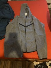 Nike Tech Fleece Anzug Grau