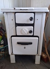 Sehr gut erhaltener antiker Holzofen / Herd / Kohleofen aus Metall / Guss