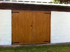 Garagentore aus Holz