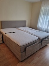 Boxspringbett 200x200 mit  elektrischen Lattenrosten  und 2 Nachtschränken