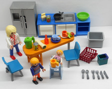 Mama Baby und Kind in der Küche + Figuren + Möbel +  Zubehör + Wohnen  Playmobil