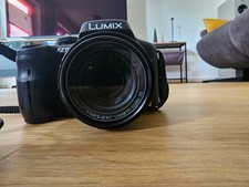 Panasonic LUMIX DMC-FZ150 12.1 MP Digitalkamera - Schwarz